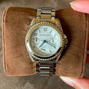 Michael Kors Womens MK5612 Blair Analog Quartz Silver Watch Crystal Accents